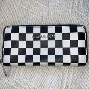 Michael kors wallet